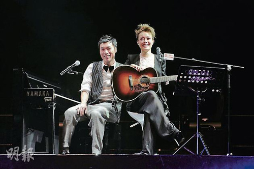 許志安演出互動引發熱議，經紀人澄清婚訊傳聞